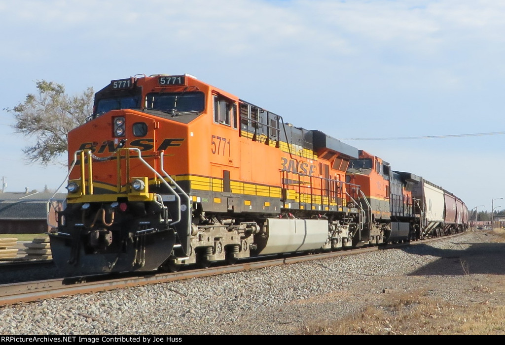 BNSF 5771 DPU